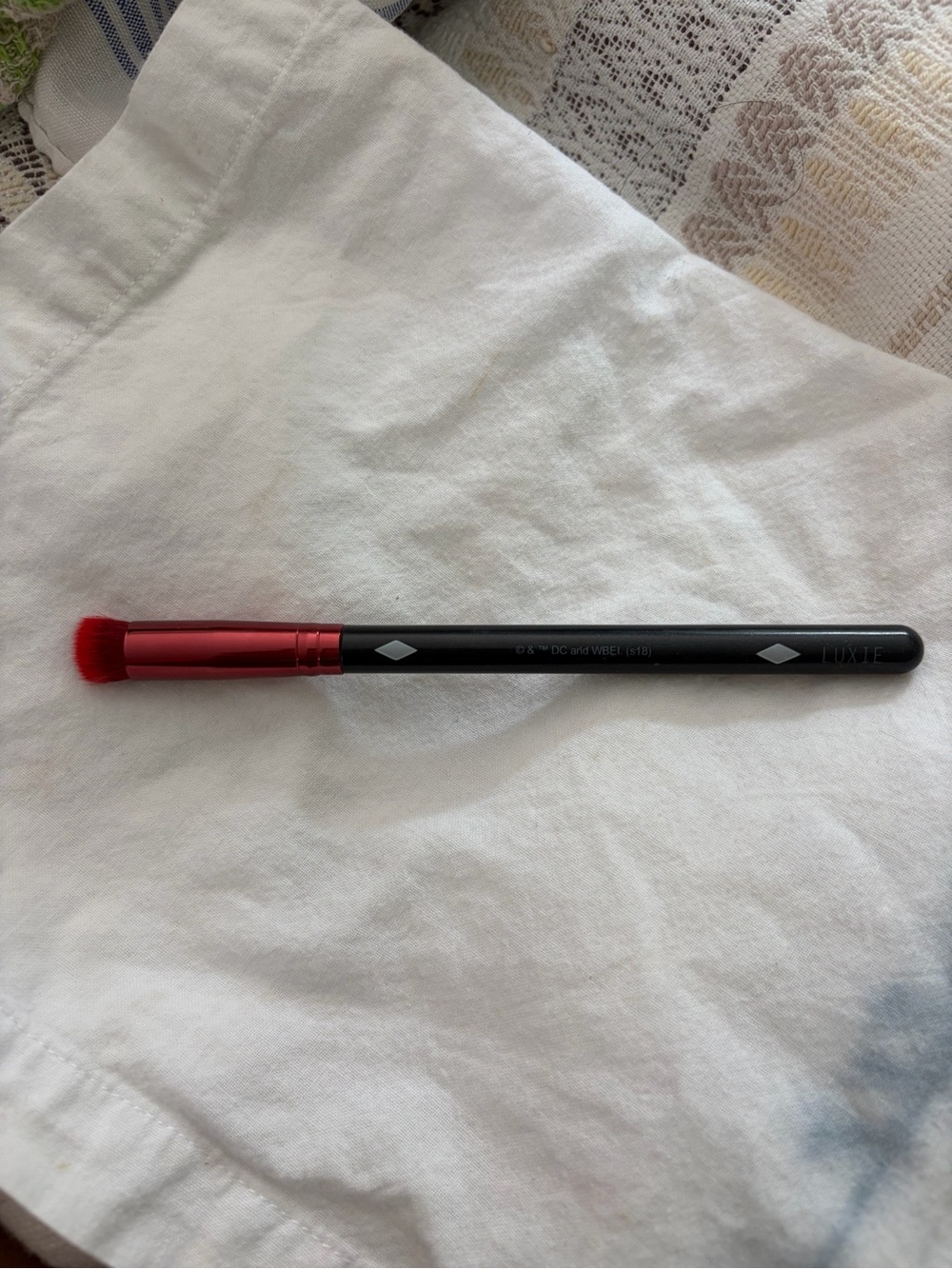 NWOT Luxie Harley Quinn Good Night Detail Flat Definer Brush